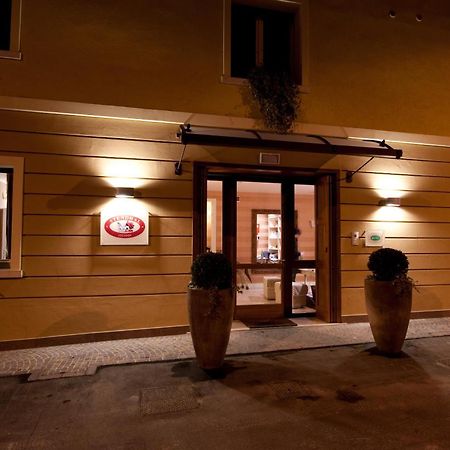 Hotel Locanda Stendhal コロルノ エクステリア 写真