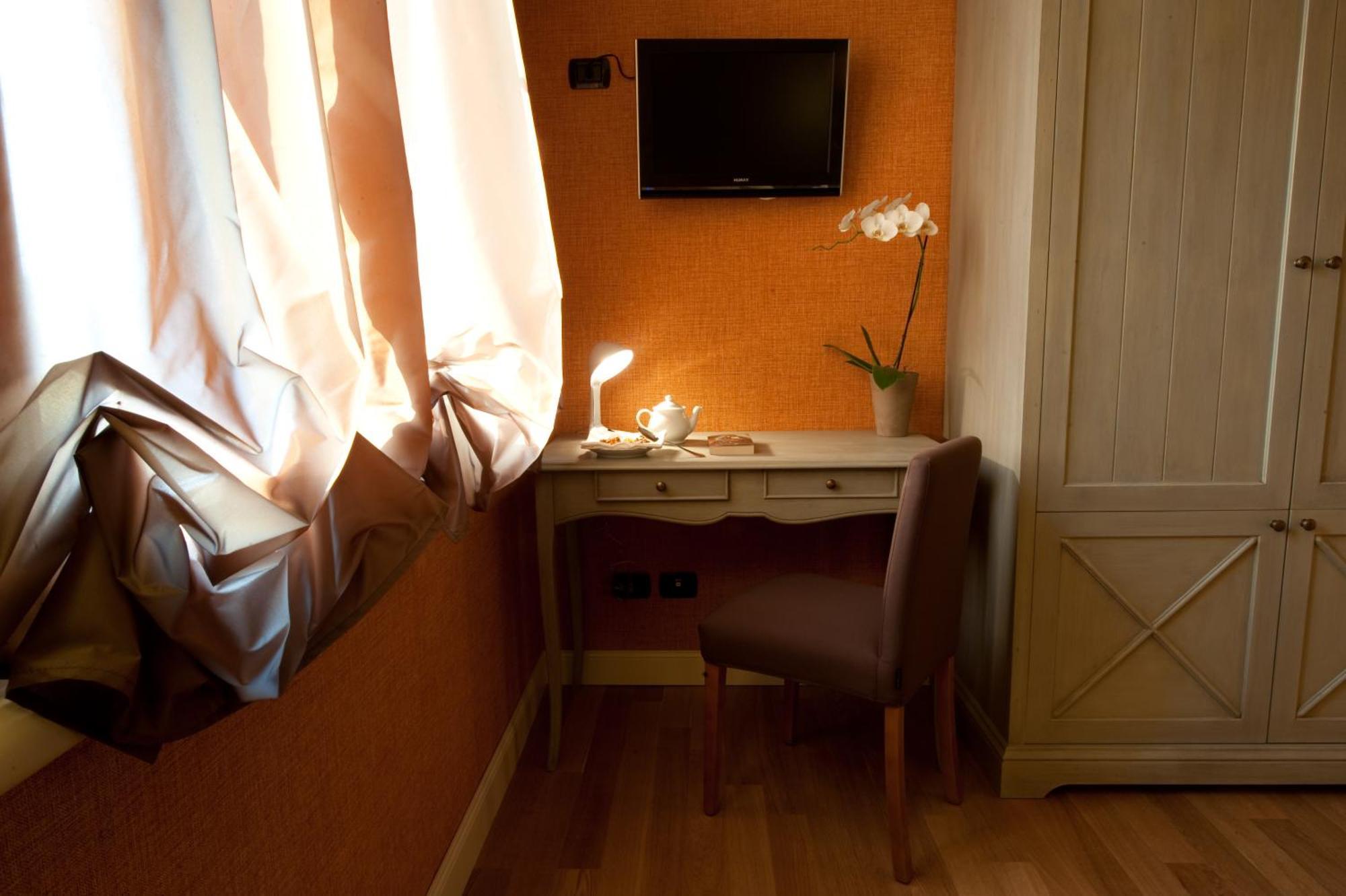 Hotel Locanda Stendhal コロルノ エクステリア 写真