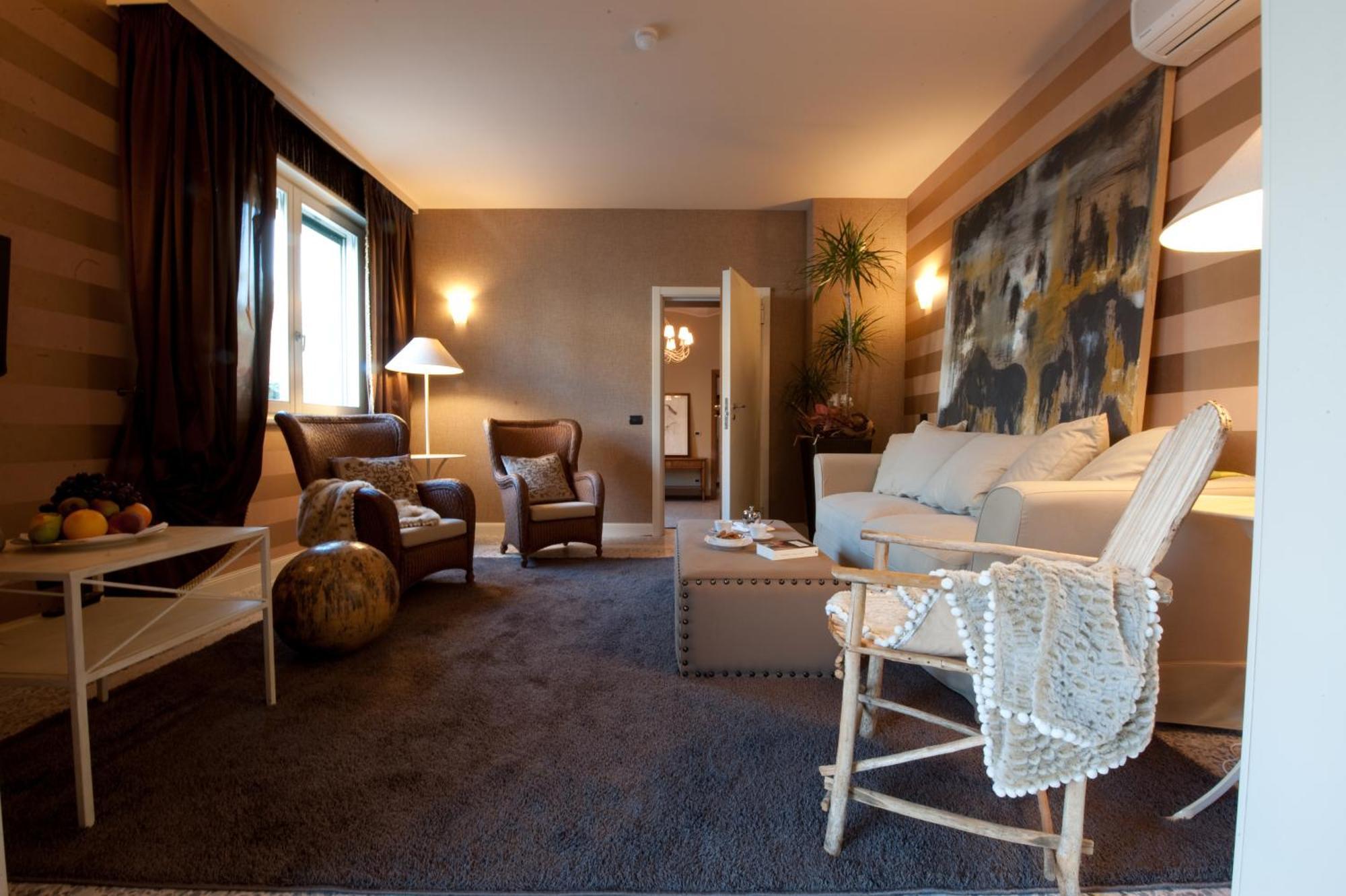 Hotel Locanda Stendhal コロルノ エクステリア 写真