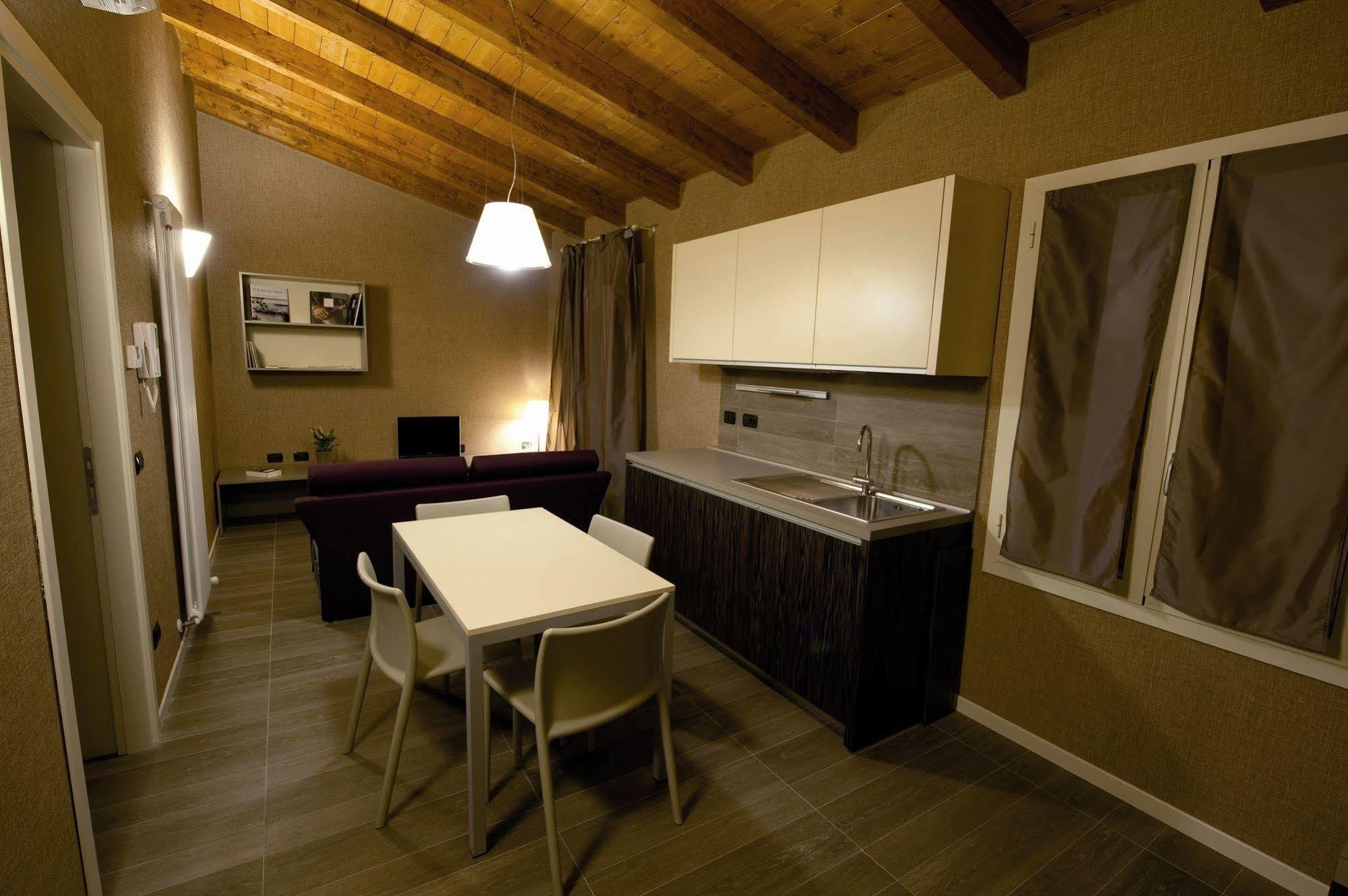 Hotel Locanda Stendhal コロルノ エクステリア 写真