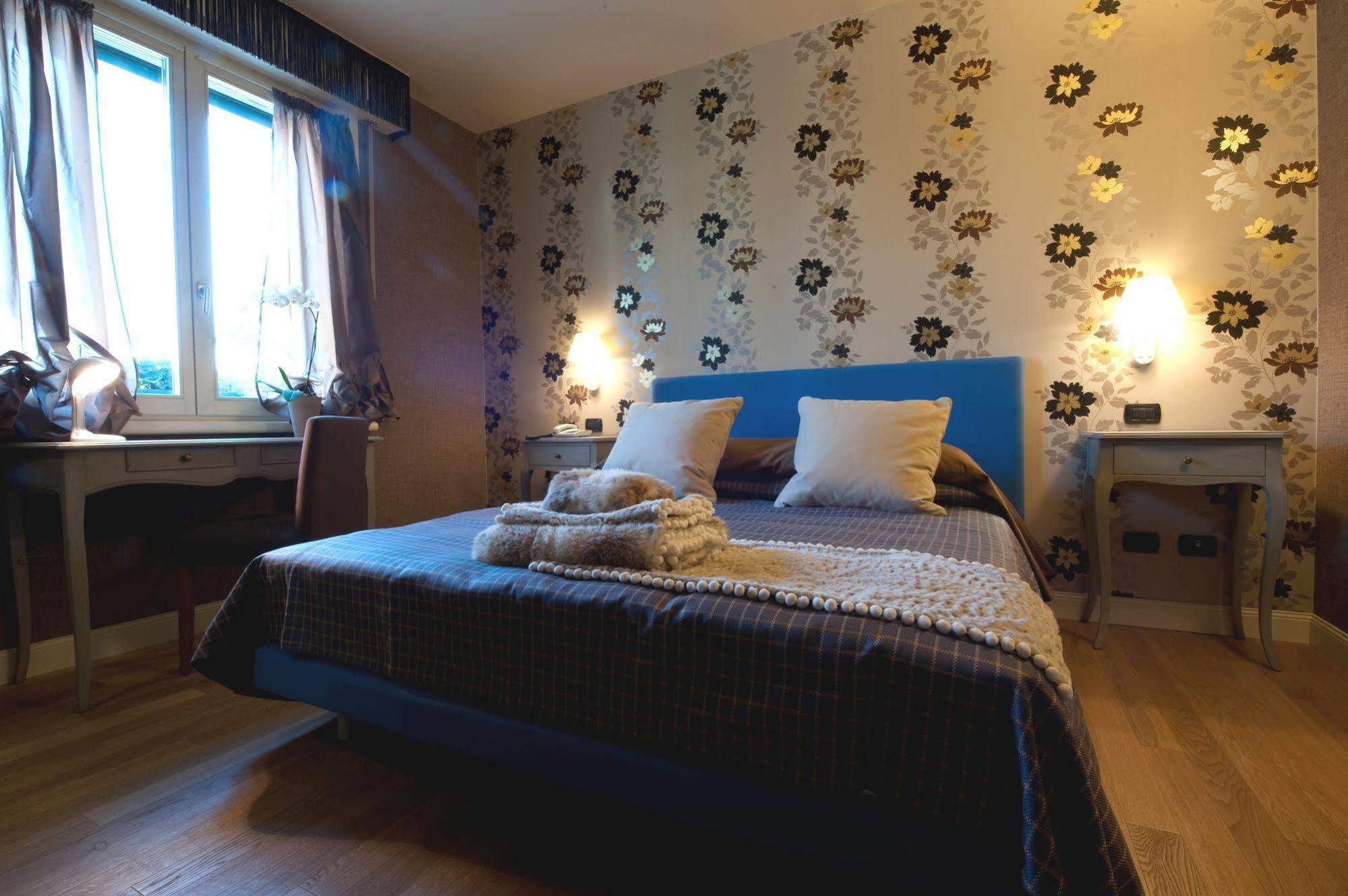 Hotel Locanda Stendhal コロルノ エクステリア 写真