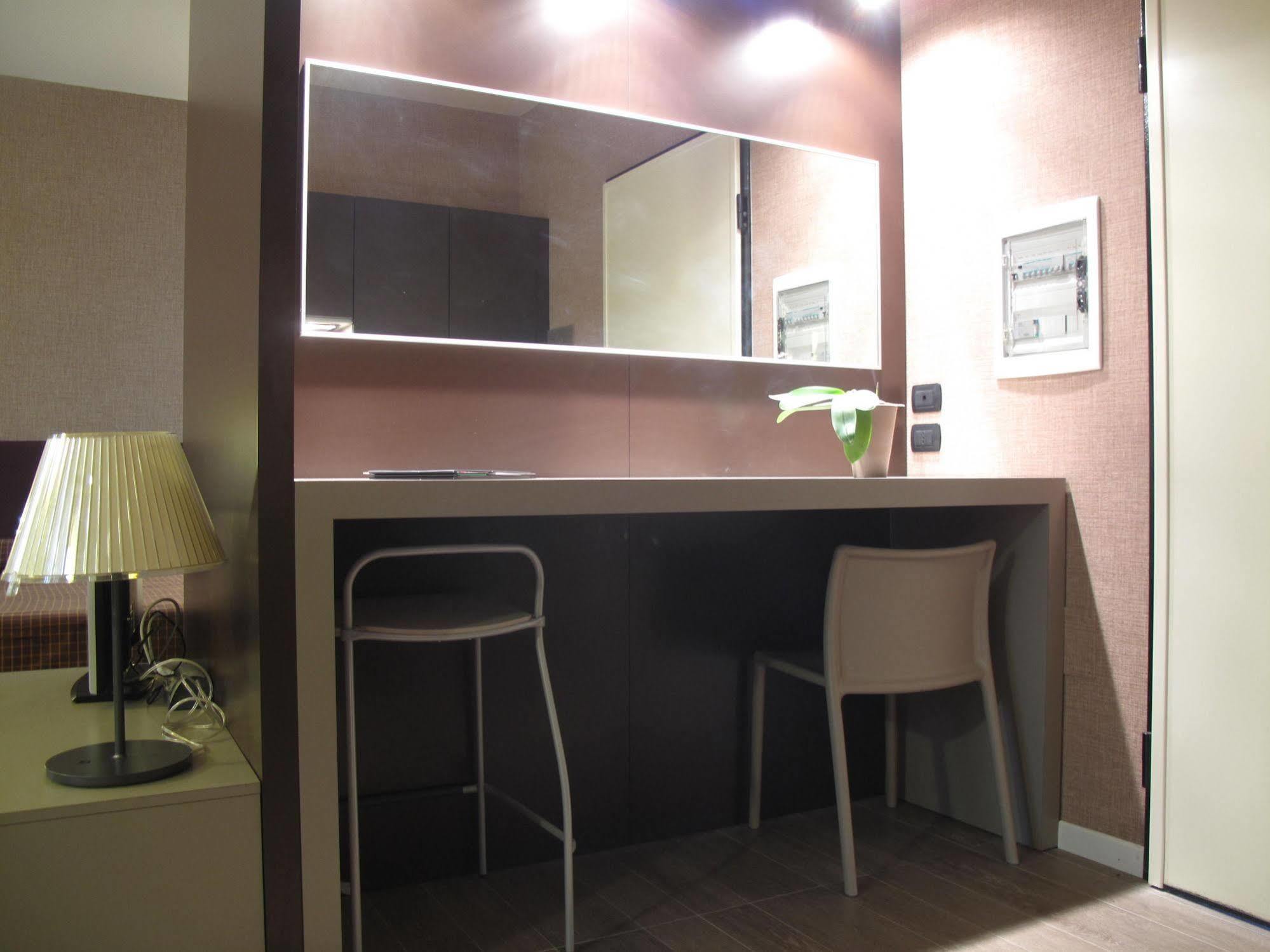 Hotel Locanda Stendhal コロルノ エクステリア 写真